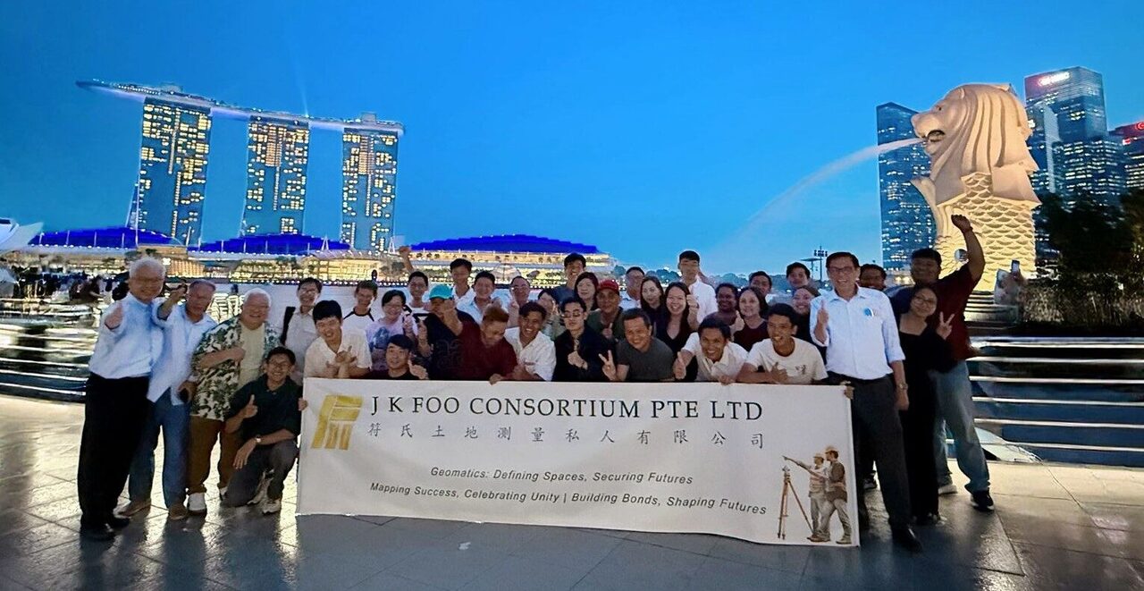 J K Foo Consortium team at the Merlion, Singapore
